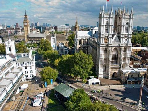 Презентация на тему "The House of Parliament and Westminster Abbey" по английскому языку